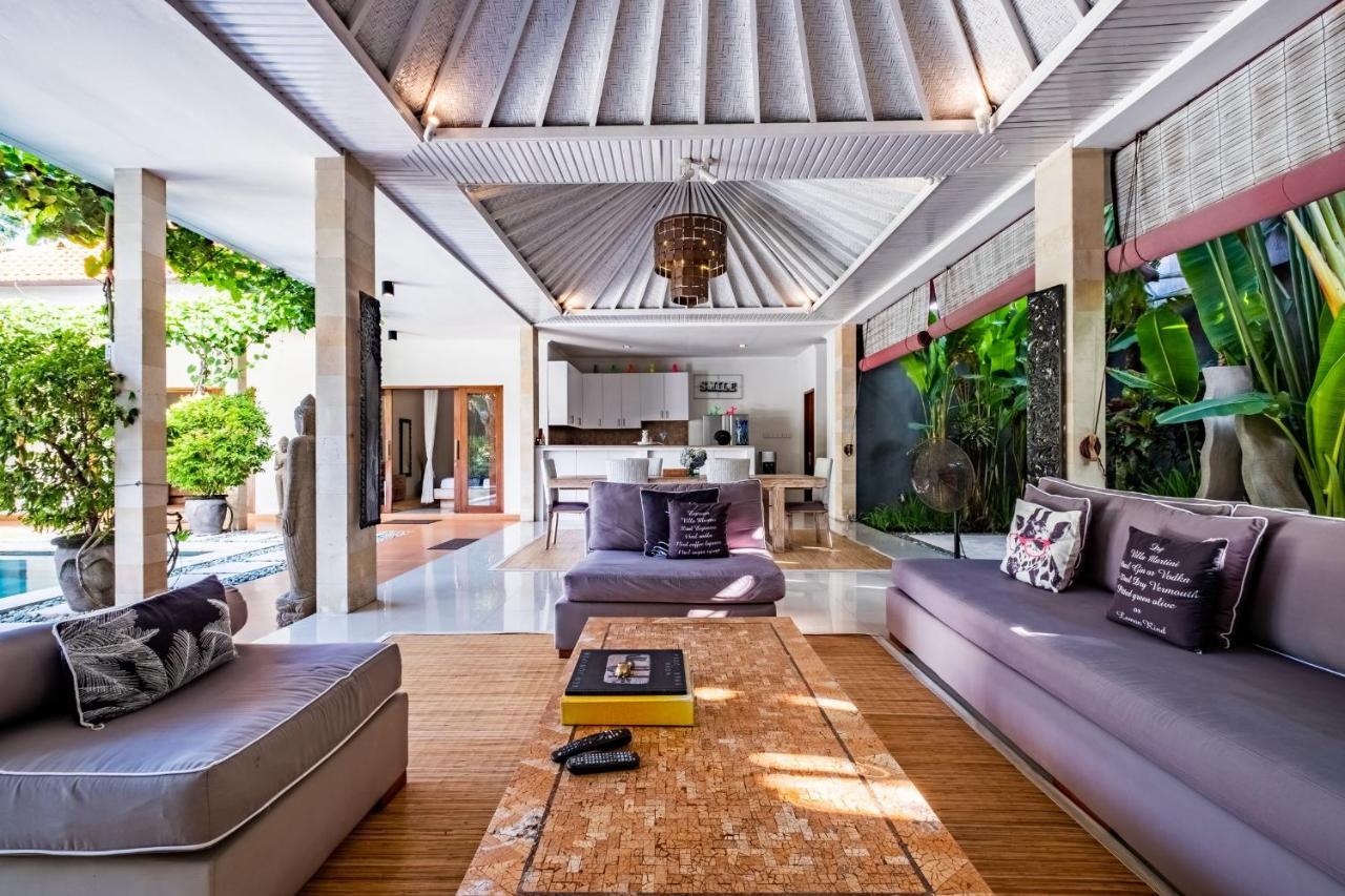 Central Seminyak Villa Martini Esterno foto