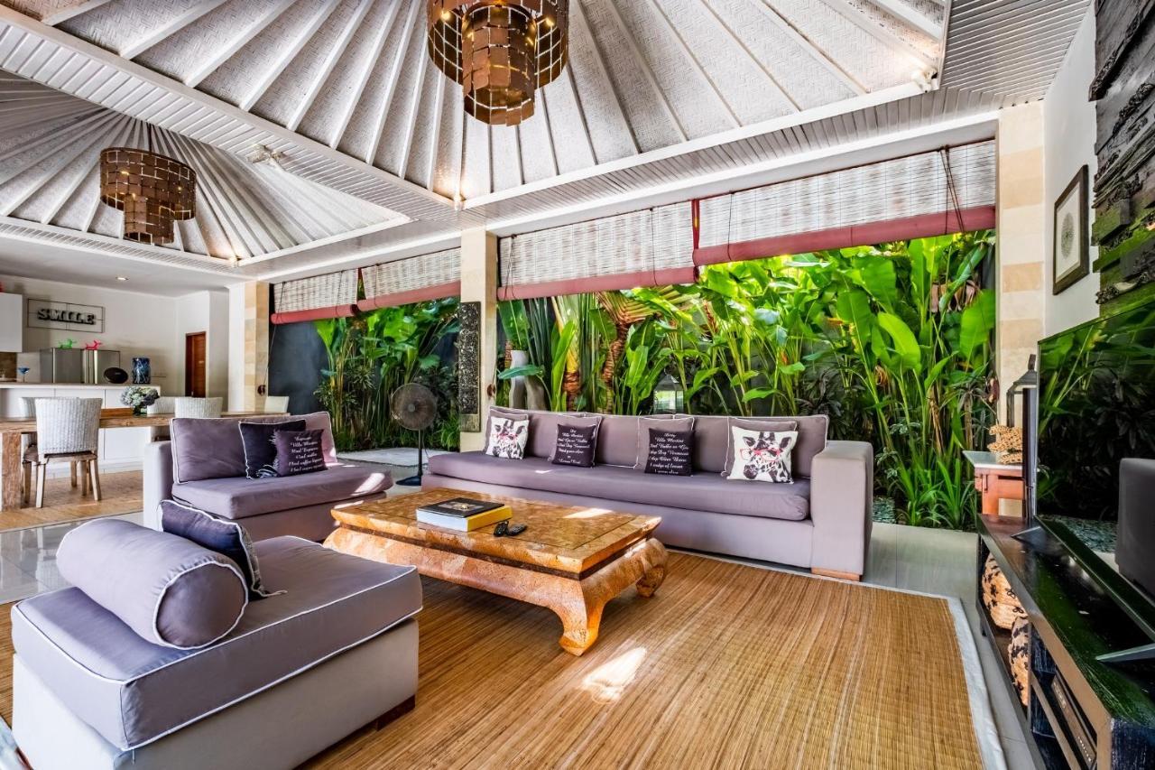 Central Seminyak Villa Martini Esterno foto