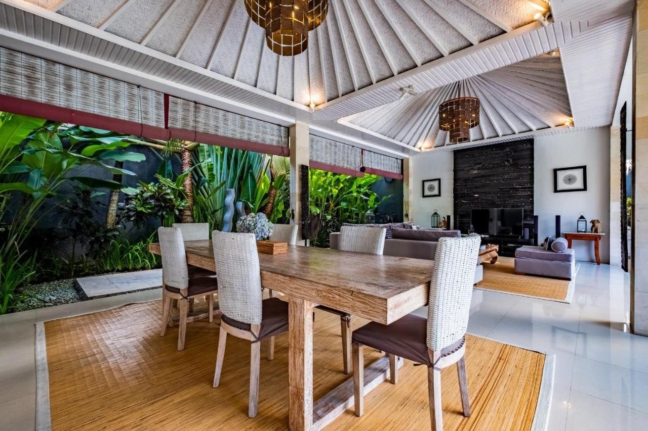 Central Seminyak Villa Martini Esterno foto