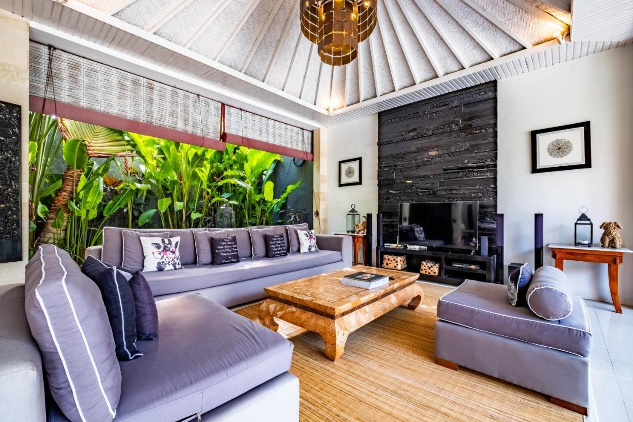 Central Seminyak Villa Martini Esterno foto