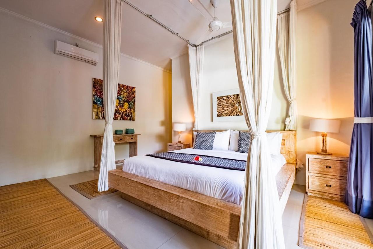 Central Seminyak Villa Martini Esterno foto