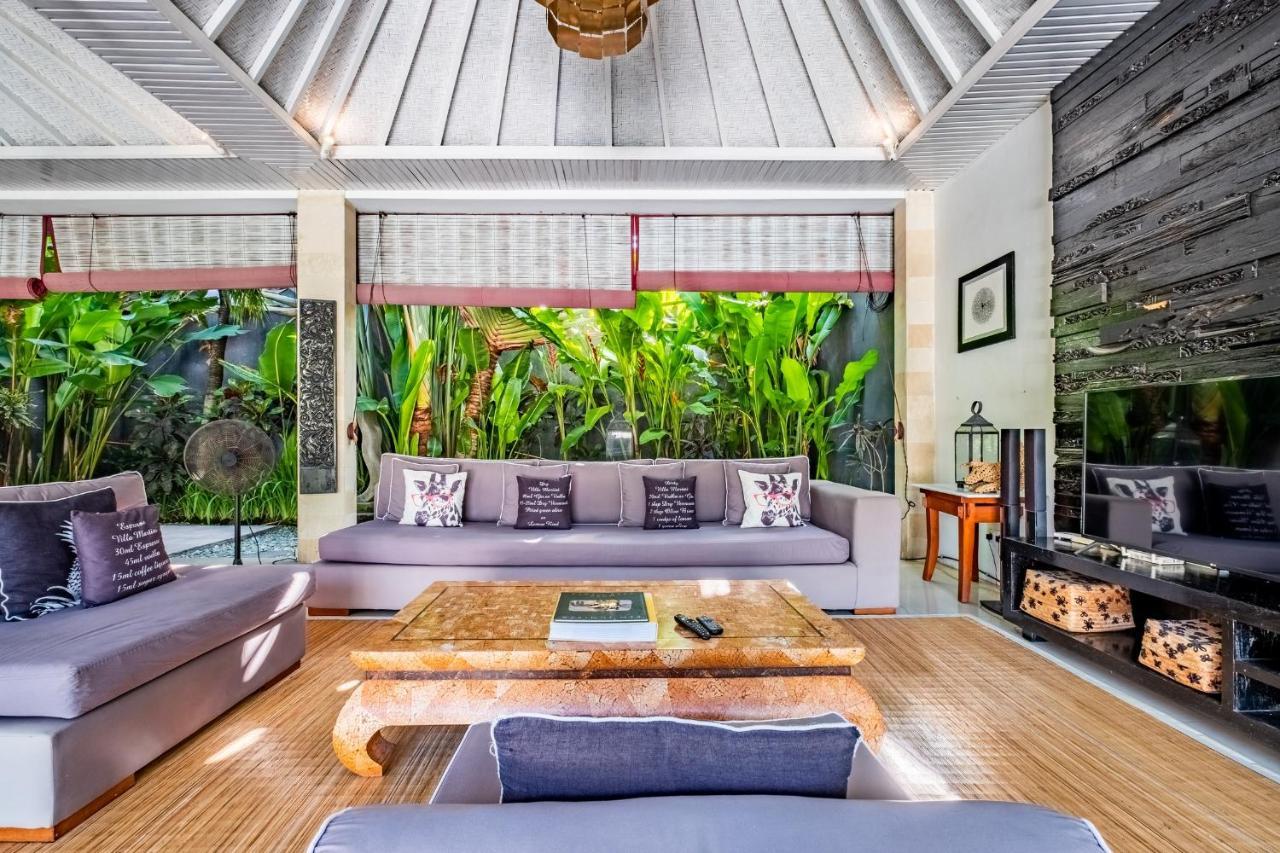 Central Seminyak Villa Martini Esterno foto