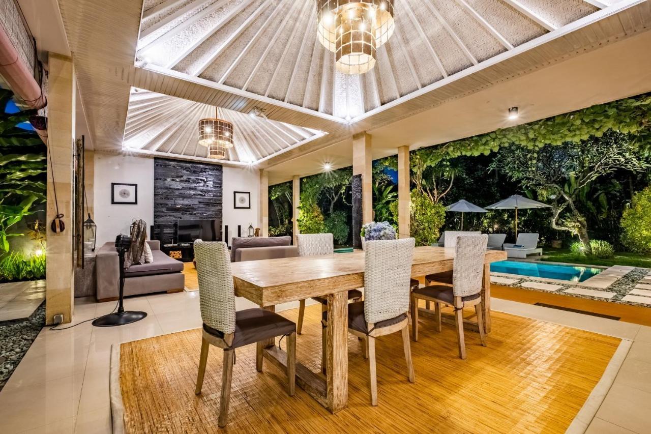 Central Seminyak Villa Martini Esterno foto